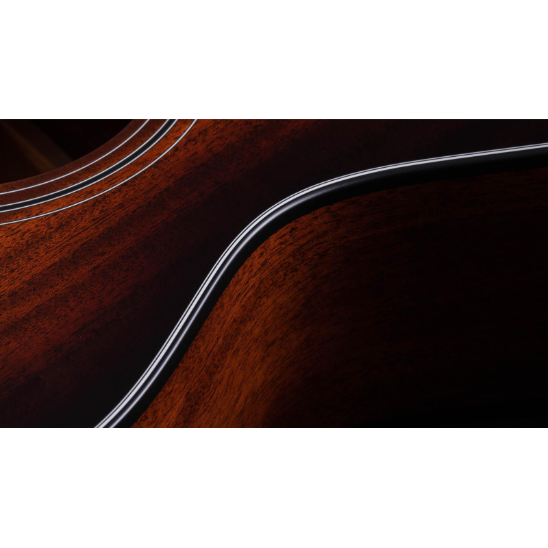 Taylor 322e Mahogany /Mahogany SEB Top  V-Class(R)Bracing Grand Concert