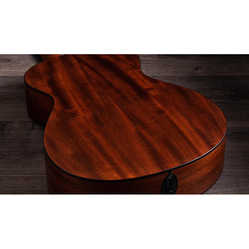 Taylor 322e Mahogany /Mahogany SEB Top  V-Class(R)Bracing Grand Concert