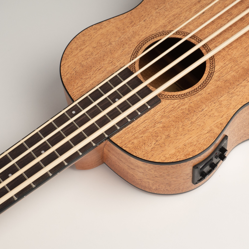 Cascha HH-2175 Bass Ukulele Mahogany (incl. Bag)