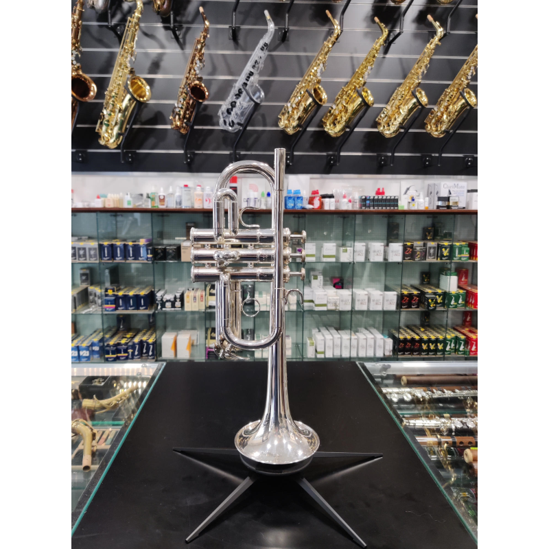 usato Yamaha YTR6610S Tromba Mib/Re Argentata