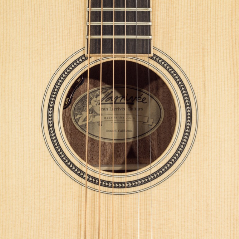 Larrivee 03 Rosewood Orchestra Elettrificata OM03