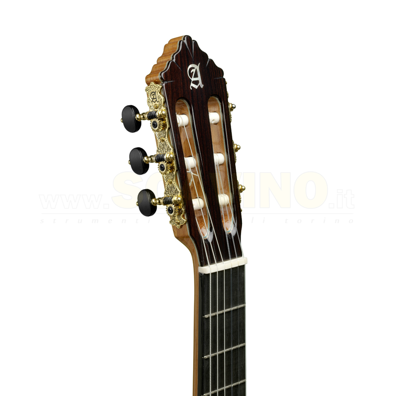 Alhambra 11P top in cedro Chitarra Classica con astuccio 