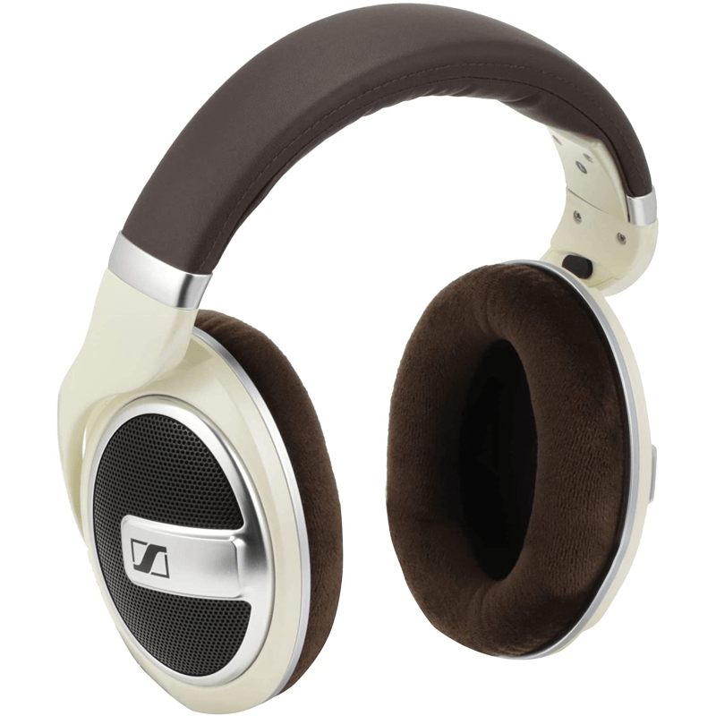 Sennheiser HD595 sul porta cuffie, Le cuffie appoggiate sul…