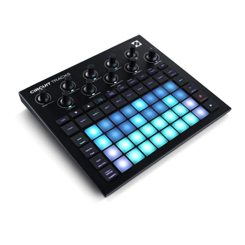 Novation Circuit Tracks Groovebox con 2 Tracce Synth Polifoniche, 4 di Batteria ed Effetti