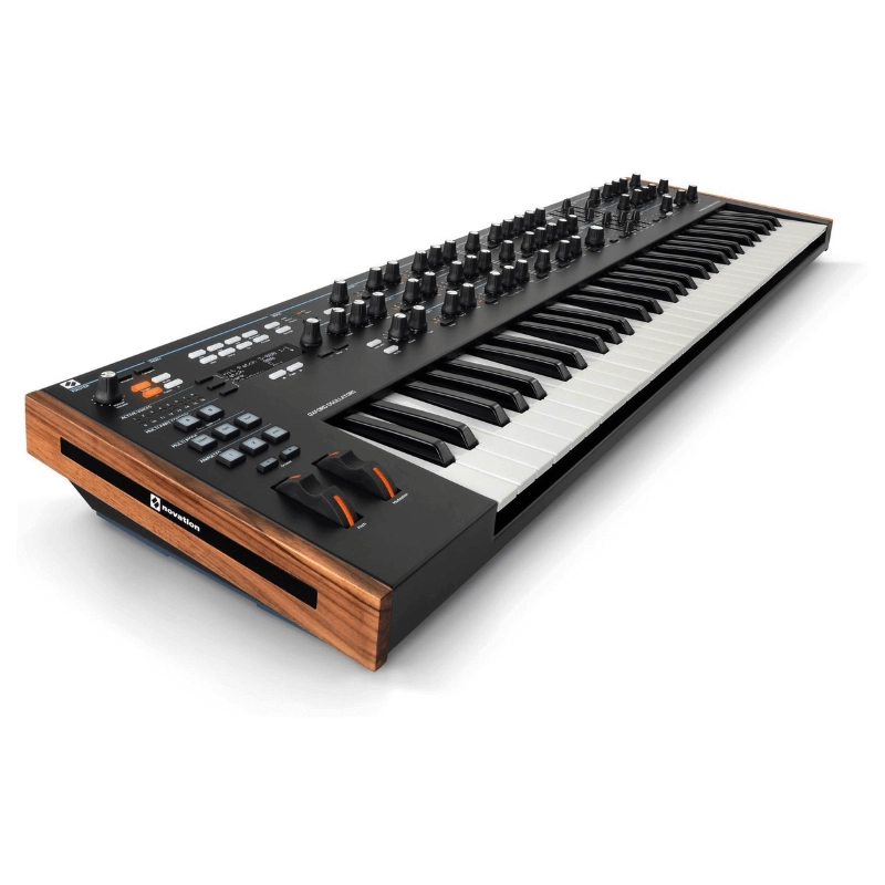 Novation Summit Sintetizzatore Polifonico a 16 Voci