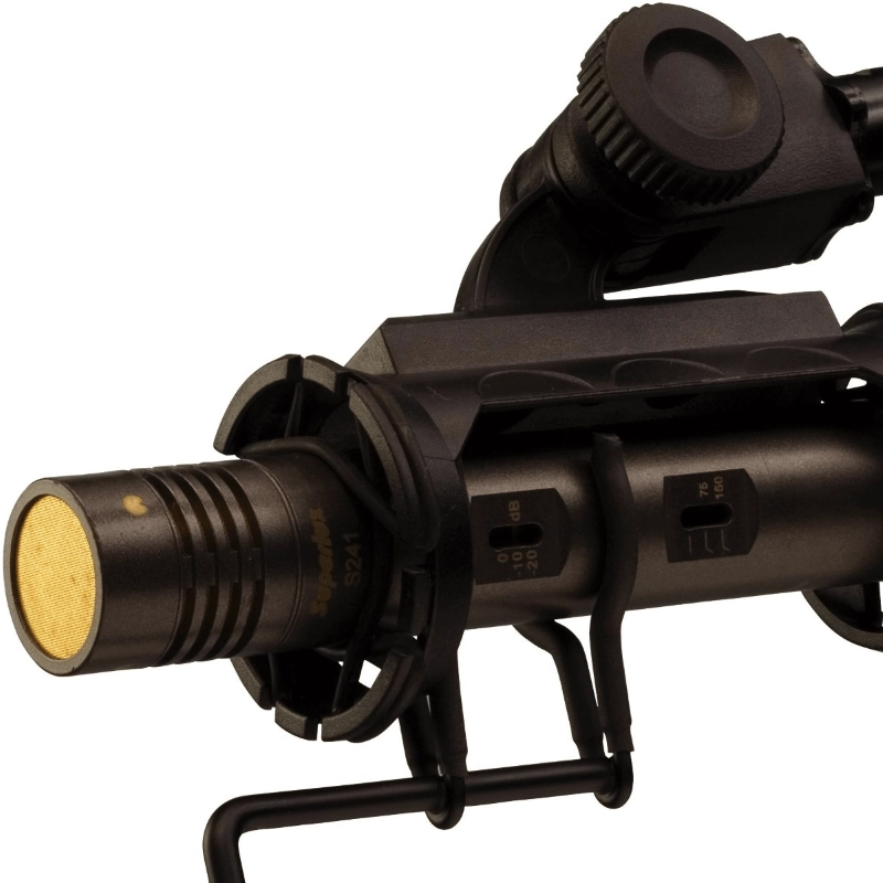 Superlux S241 Microfono a Condensatore a Diaframma Piccolo con atipop e Sospensione Elastica