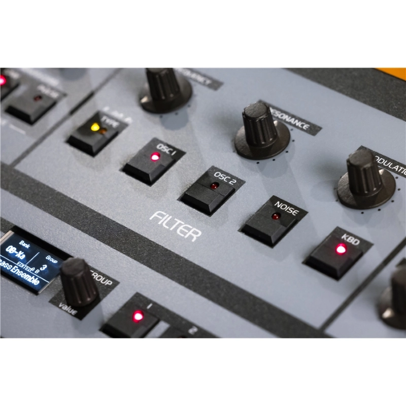 Oberheim OBX8 sintetizzatore analogico