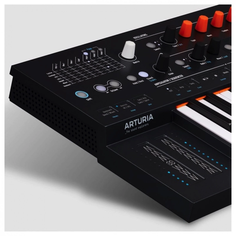 Arturia MiniFreak Sintetizzatore Ibrido Analogico/Digitale con 6 Voci 37 Tasti