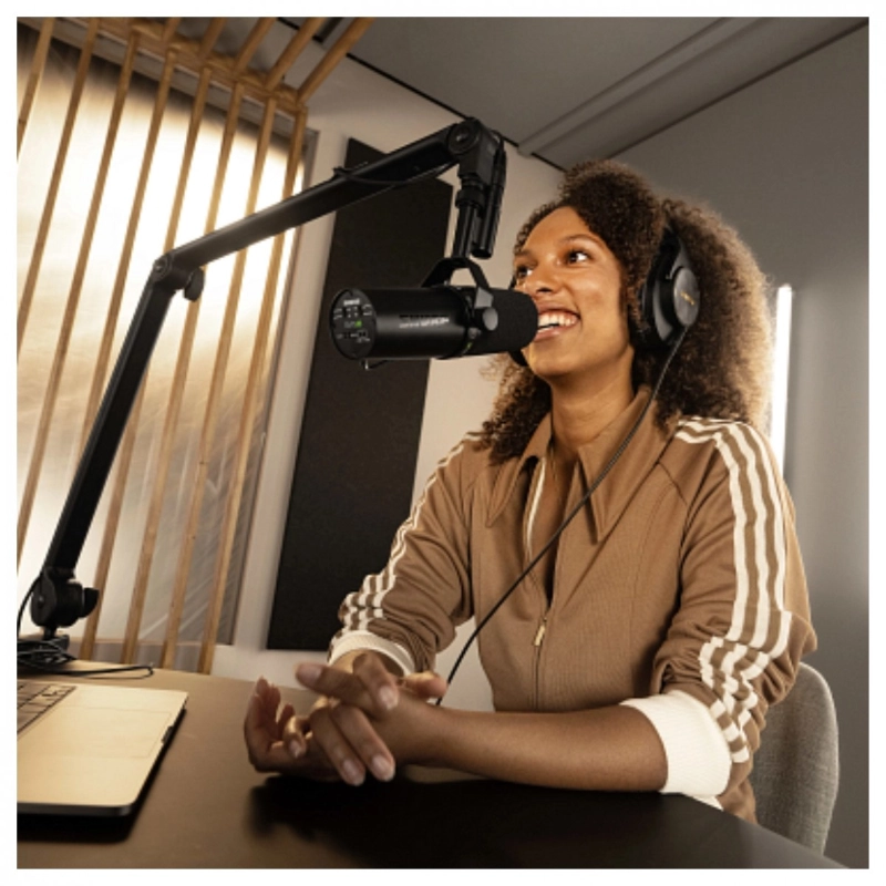 SHURE SM7DB Dynamic Vocal Microphone With Built-in Preamp