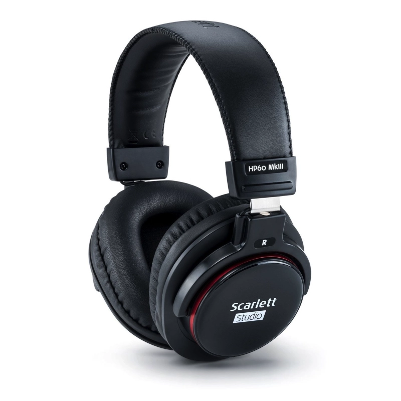 Focusrite Scarlett 2i2 Studio 4th Gen Bundle per Studio di Registrazione