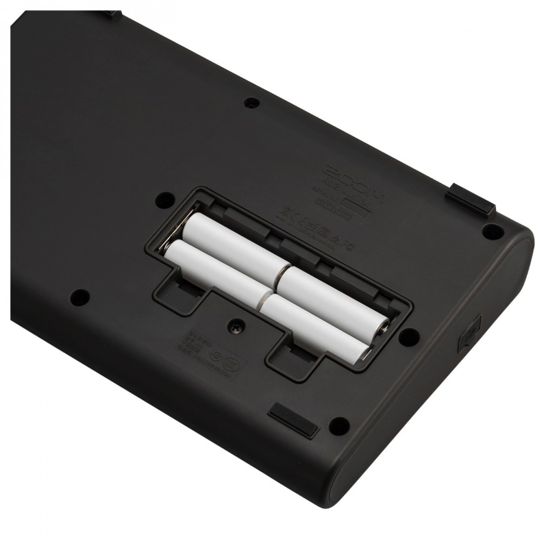 Zoom R12 Registratore Digitale 8 Tracce con Touch Screen Sintetizzatore e Drum Machine