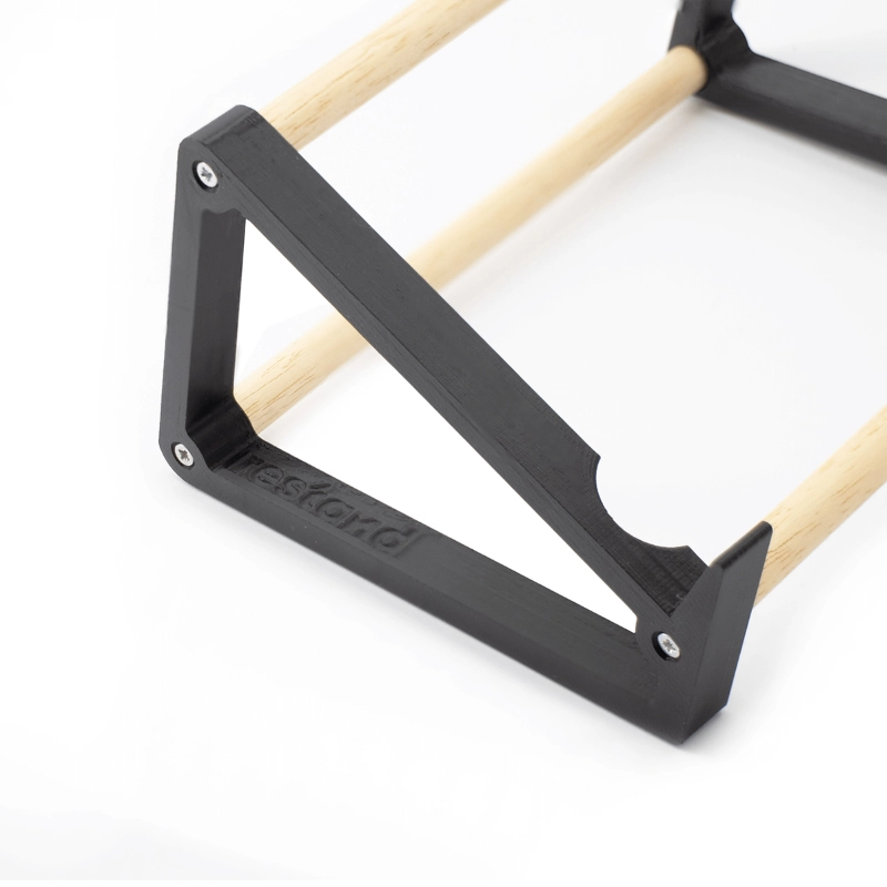 Universal Audio Apollo Twin Raised Stand 4