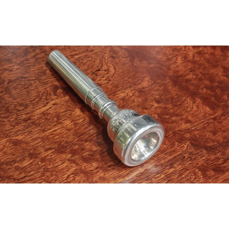 usato Bach 10 1/2C Bocchino per Tromba Argentato