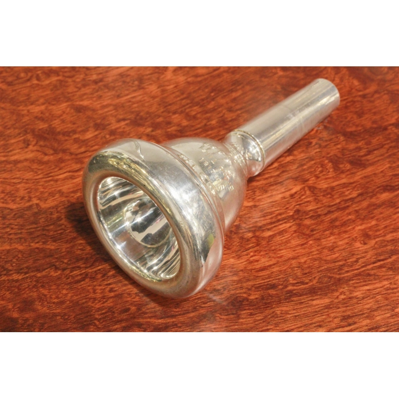 usato Bruno Tilz Spezial A2 Bocchino per Tuba Argentato