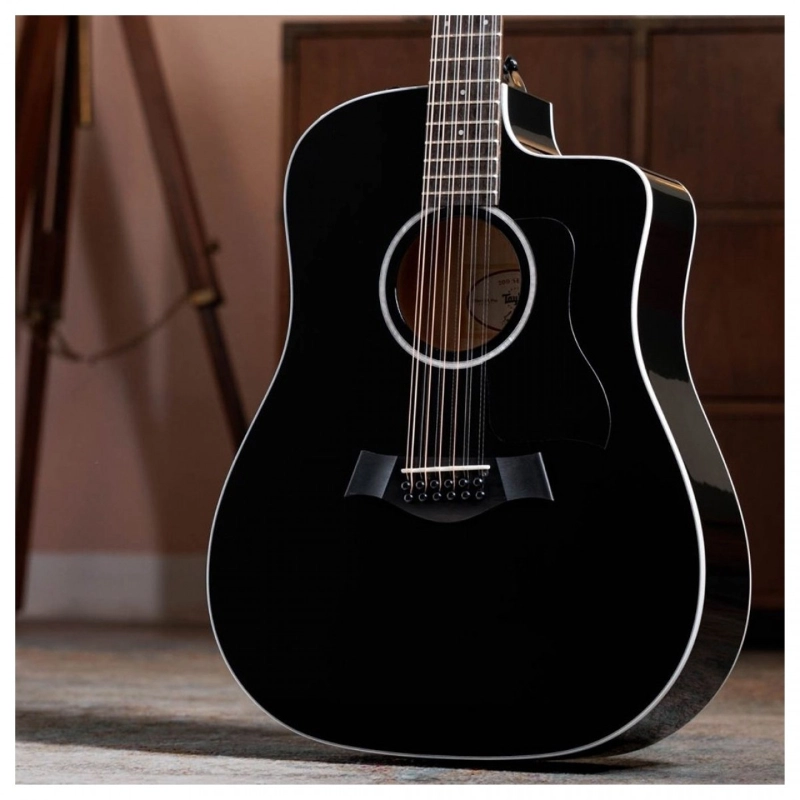 Taylor 250ce-BLK Plus Maple Spruce 12 Corde Dreadnought