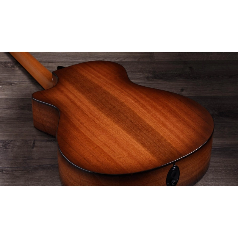 Taylor 552ce ,Urban Ironbark/Torrefied Sitka 12 Corde