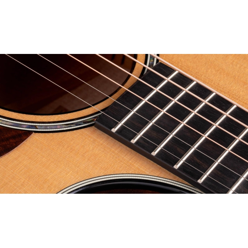 Taylor 612ce V-Class(R) Bracing Spruce Maple Grand Concert