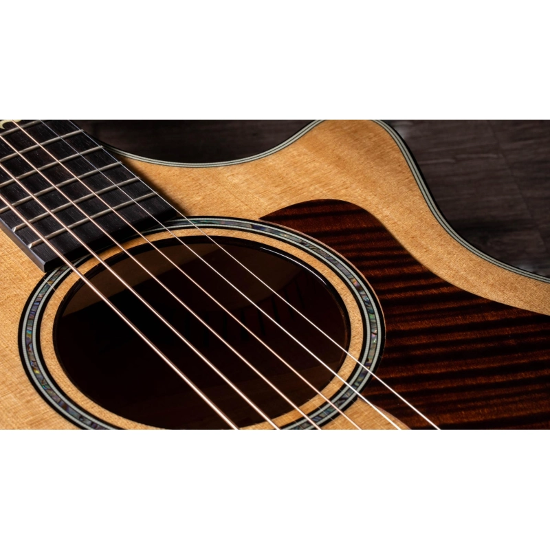 Taylor 612ce V-Class(R) Bracing Spruce Maple Grand Concert