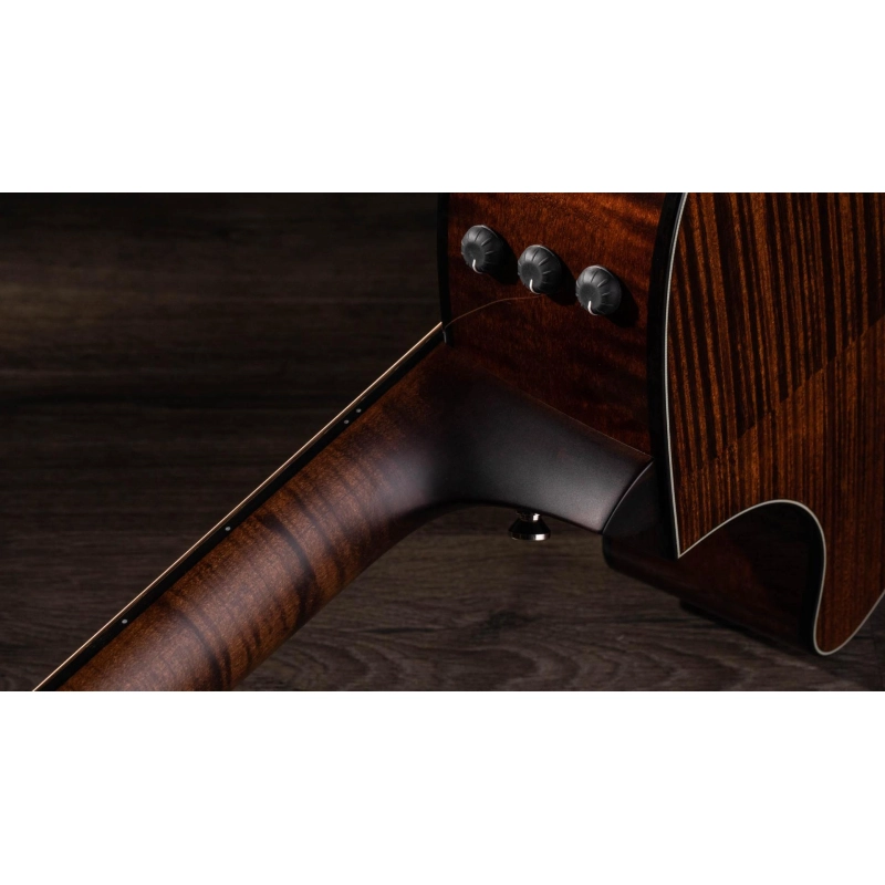 Taylor 612ce V-Class(R) Bracing Spruce Maple Grand Concert