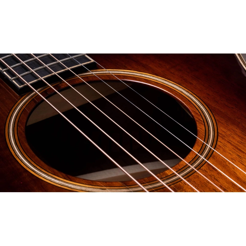 Taylor K22ce,V-Class Bracing Grand Concert
