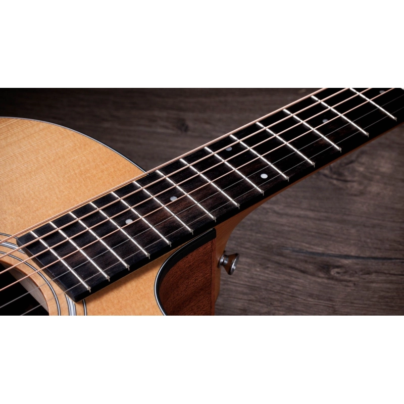 Taylor 114ce Spruce/Sapele Grand Auditorium