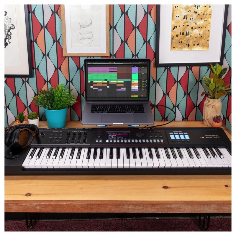 Roland Juno D7 Sintetizzatore 76 Tasti