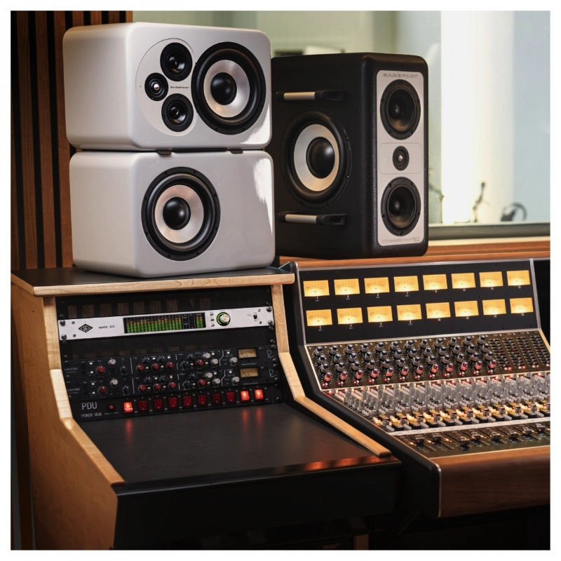 Universal Audio Apollo X16 Gen 2 Essential+ Interfaccia Audio Thunderbolt 3 18x20