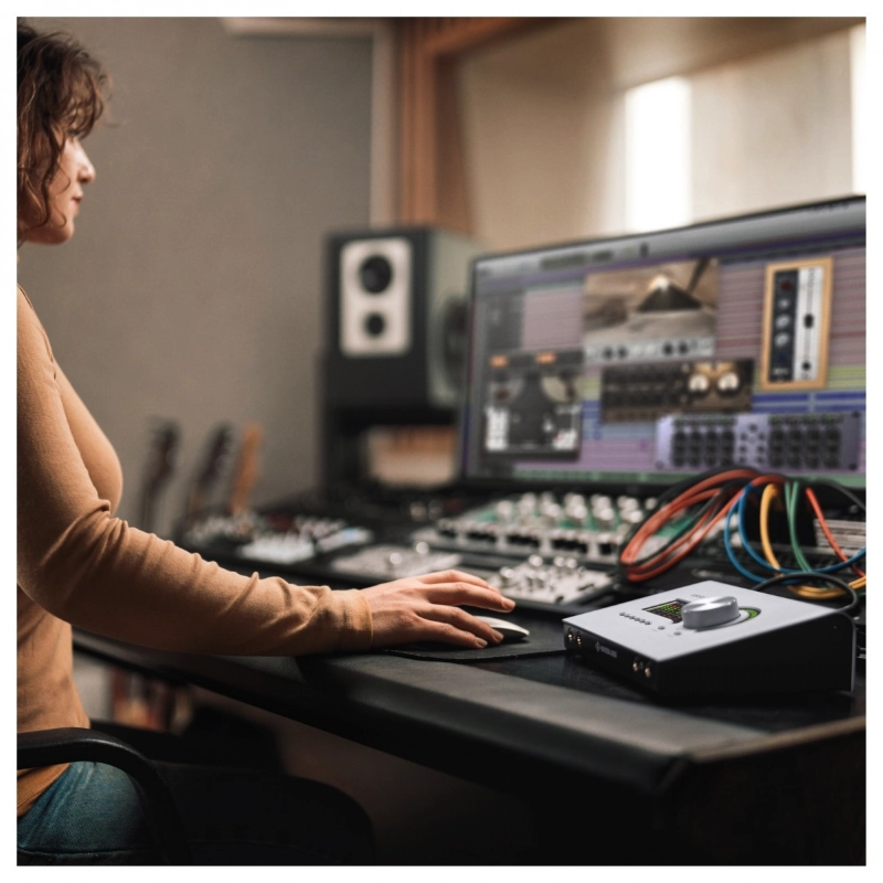 Universal Audio Apollo X4 Gen 2 Essentials+ Interfaccia Audio Thunderbolt 3 12x18 Input