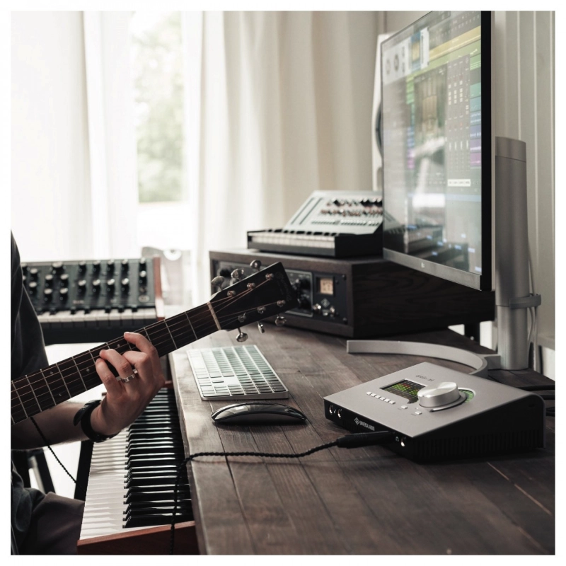 Universal Audio Apollo X4 Gen 2 Essentials+ Interfaccia Audio Thunderbolt 3 12x18 Input