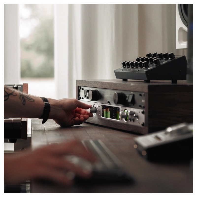 Universal Audio Apollo X6 Gen 2 Essentials Interfaccia Audio Thunderbolt 3 16x22