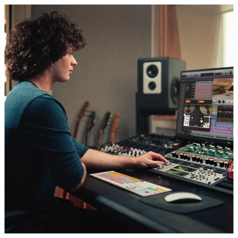 Universal Audio Apollo X8 Gen 2 Essentials+ Interfaccia Audio Thunderbolt 3 18x24