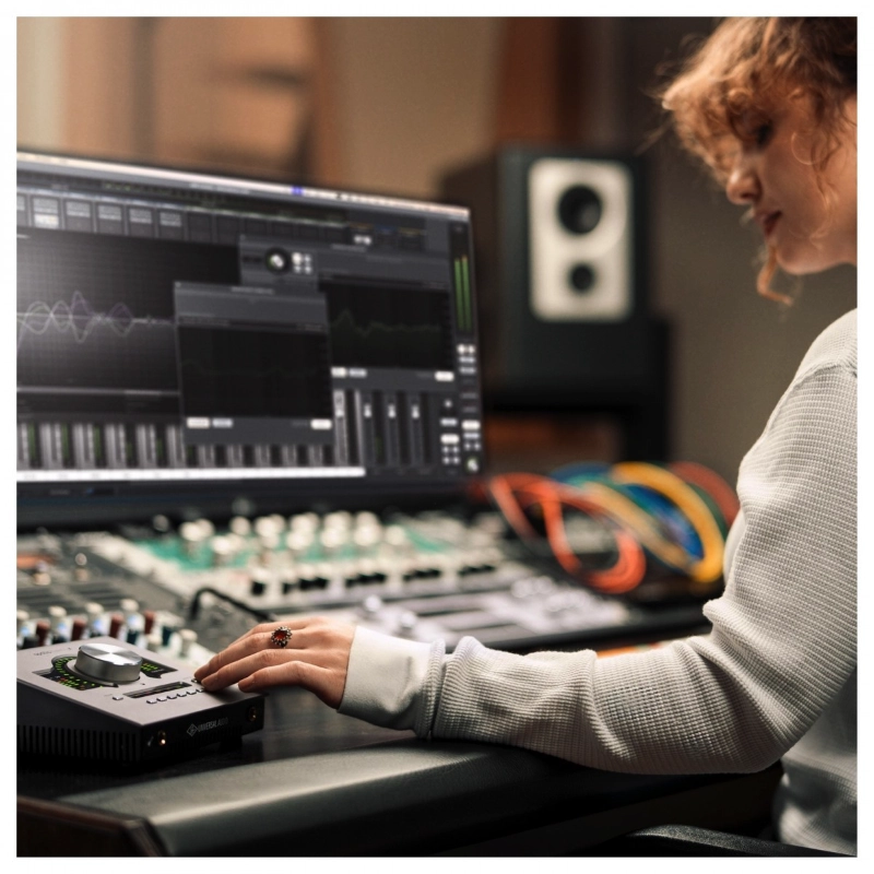 Universal Audio Apollo X8 Gen 2 Studio+ Interfaccia Audio Thunderbolt 3 18x24