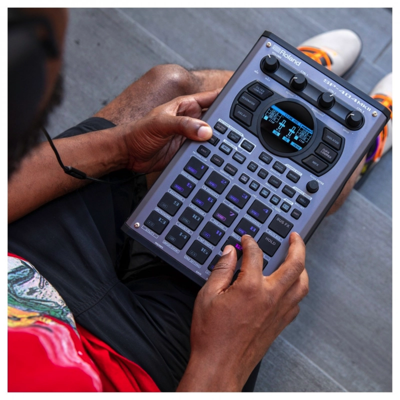 Roland SP404 MKII Campionatore e Processore di Effetti