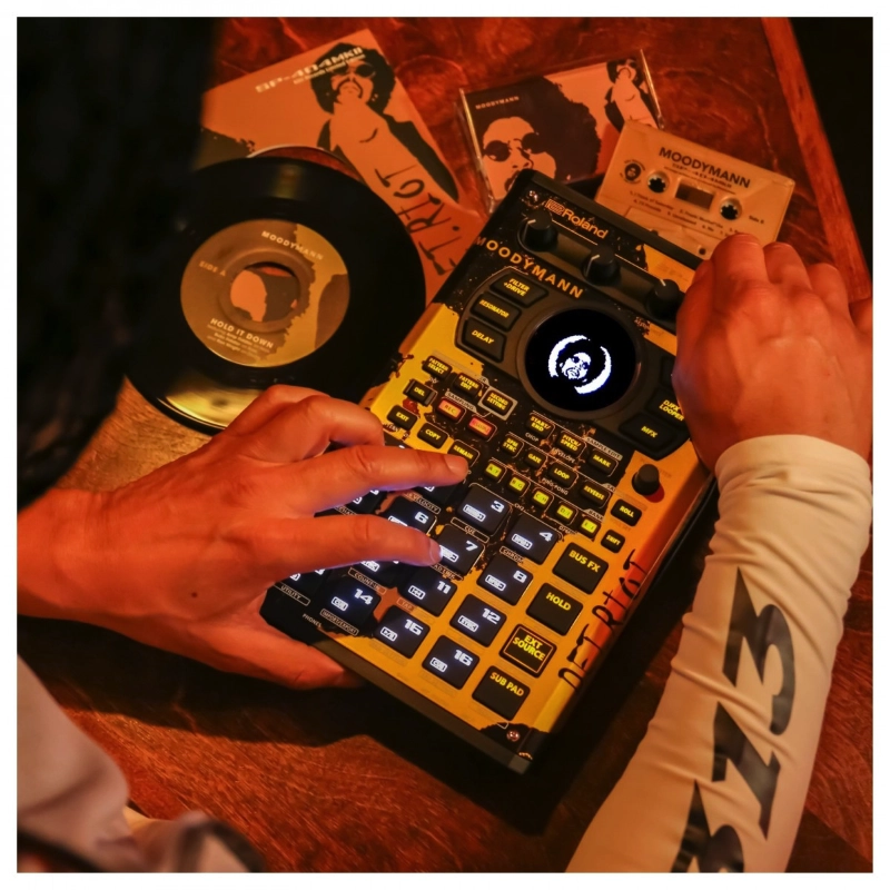 Roland SP404 MKII KDJ Groove Box Sequencer Sampler