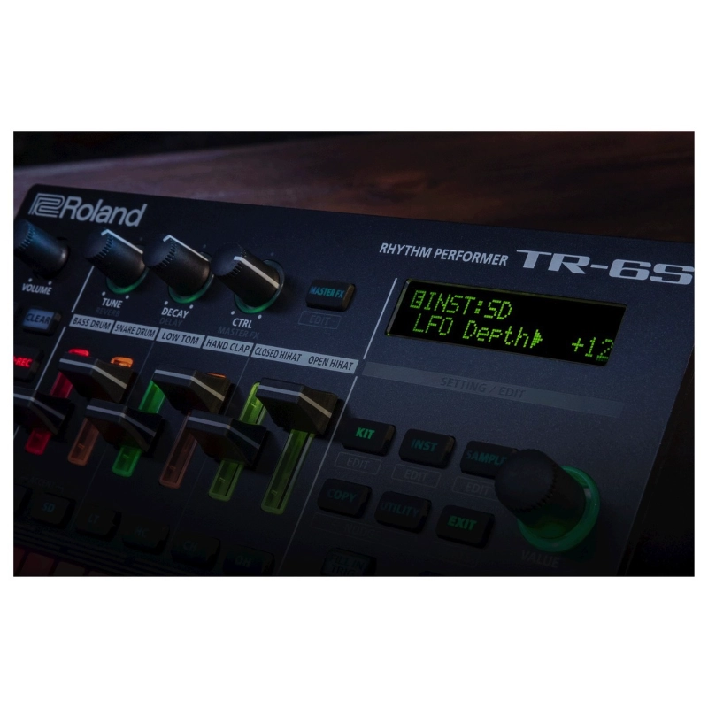 Roland TR6S Drum Machine Programmabile a 6 Tracce