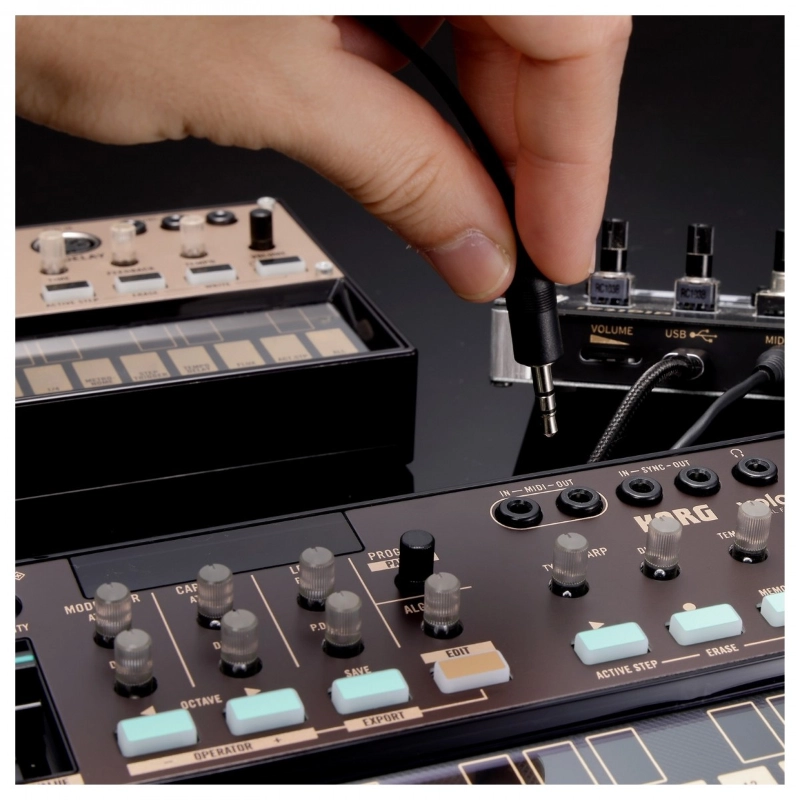 Korg Volca FM2 Sintetizzatore FM Analogico Compatto