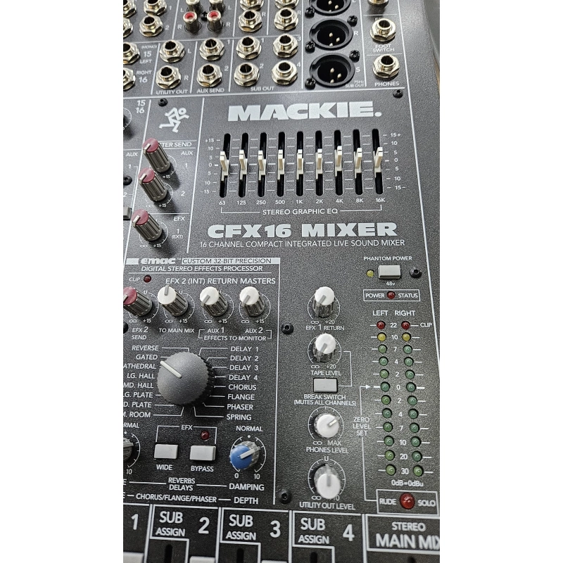 usato Mackie Mixer CFX16 Mixer 16 Canali con Flight Case
