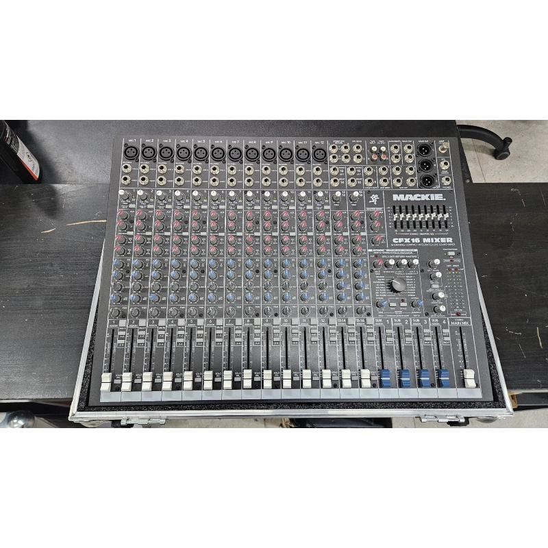 usato Mackie Mixer CFX16 Mixer 16 Canali con Flight Case