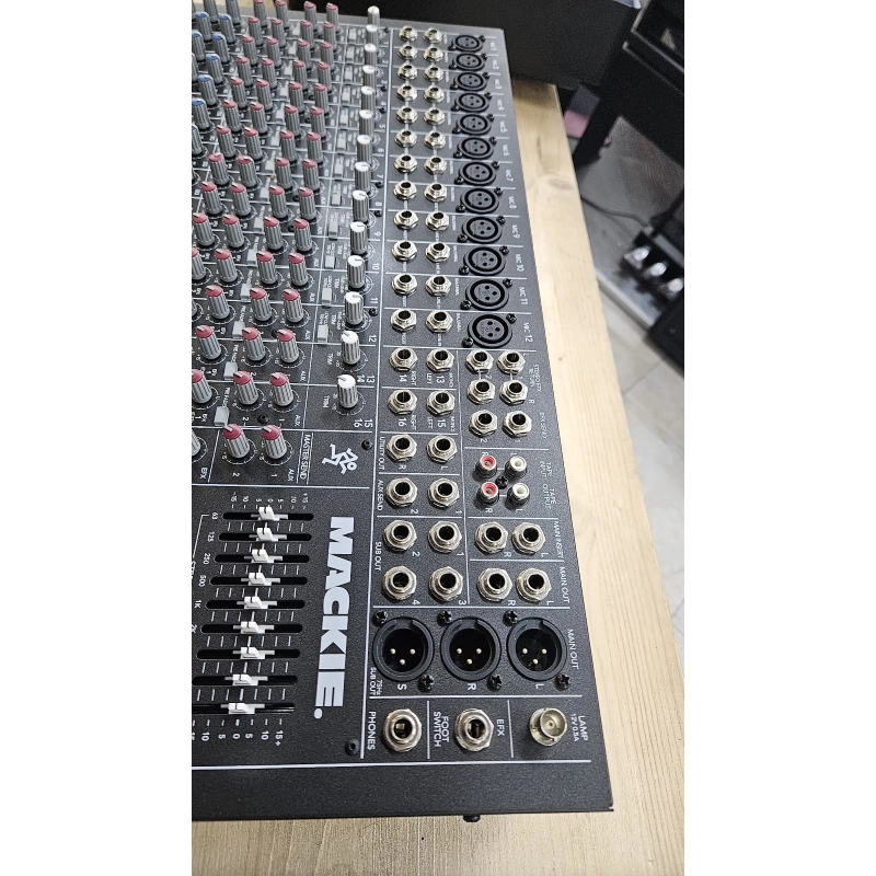 usato Mackie Mixer CFX16 Mixer 16 Canali con Flight Case
