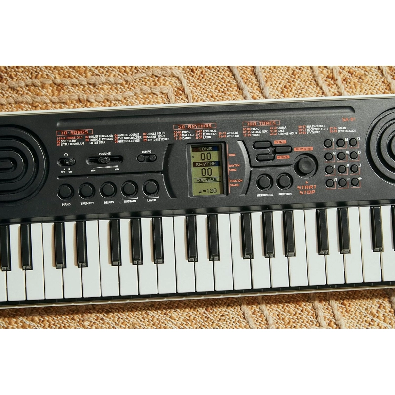 Casio SA81/SA80 Tastiera 44 tasti dimensioni ridotte 60 x 21 x 57mm  (Sostituisce i vecchi modelli SA-76, SA-77 e SA-78)