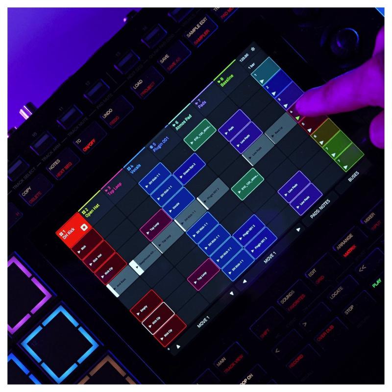 Akai MPC Live III Groove Box e Stazione di Produzione Standalone