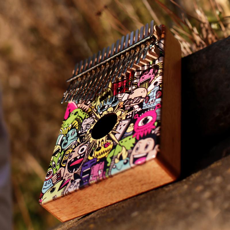 Sela SE-254 Art Series Kalimba 17 Little Monster