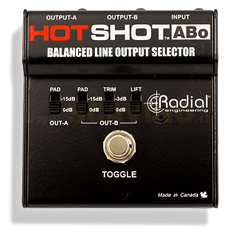 Radial Hot Shot ABo Switcher a pedale con 1 IN e 2 OUT a XLR