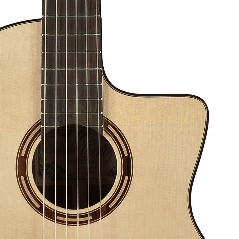 Salvador Cortez CS250CE Chitarra classica 4/4 Narrow
