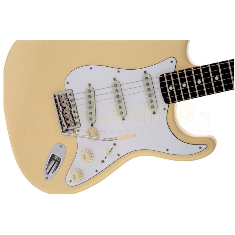 Fender Yngwie Malmsteen Stratocaster® Electric Guitars Yngwie Malmsteen Stratocaster®, Scalloped Rosewood Fingerboard, Vintage White 107110841