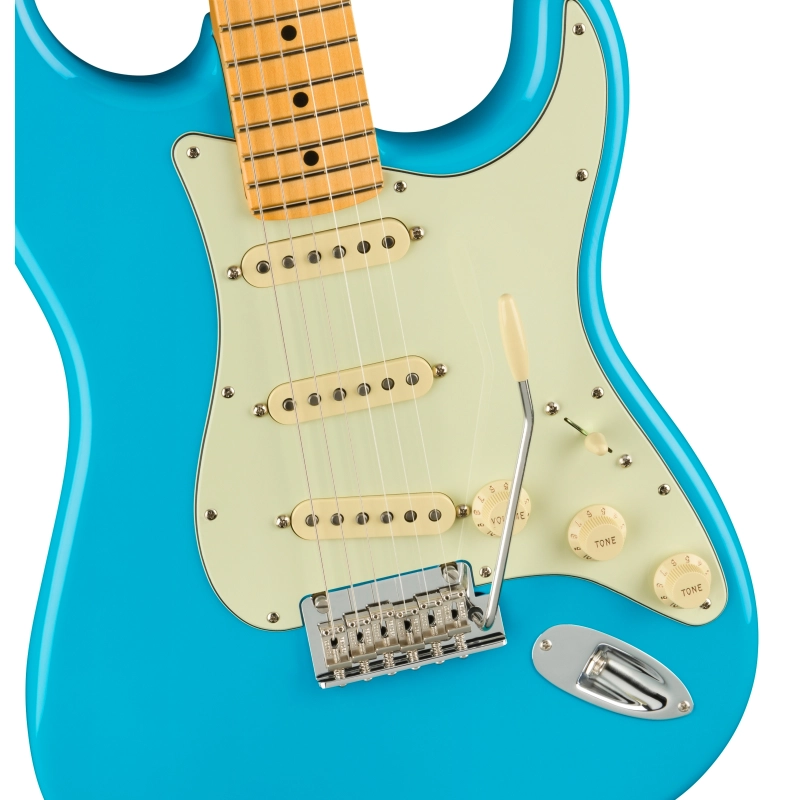Fender American Professional II Stratocaster Maple Fingerboard, Miami Blue 0113902719
